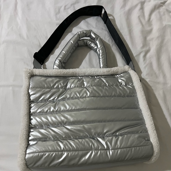 Women's White Faux Fur Trim Metallic Silver Quilted Tote - Picture 3 of 8